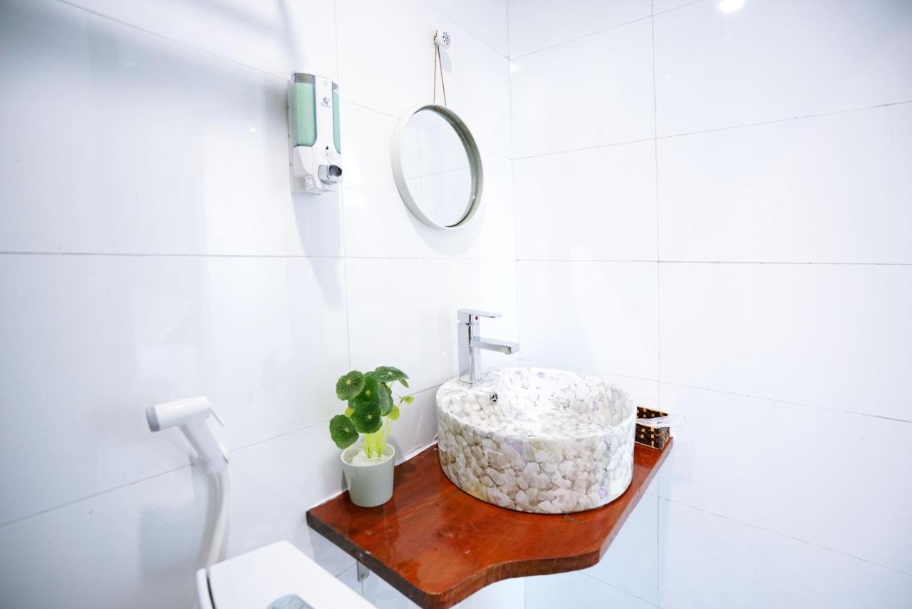 Private Room In Halong Center-Almor Homestay Hạ Long Exterior foto